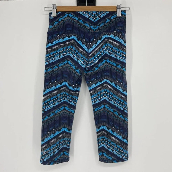 Alo Soft airbrushed teal blue chevron crop legging - Picture 8 of 10